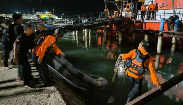 Kapal Tenggelam, 8 Penumpang Hilang