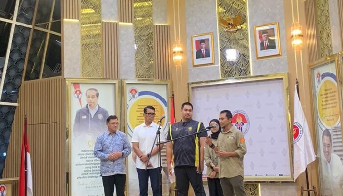 Menpora Dito Lepas Pendaki Muda untuk Kibarkan Merah Putih di Puncak Gunung Aconcagua, Argentina