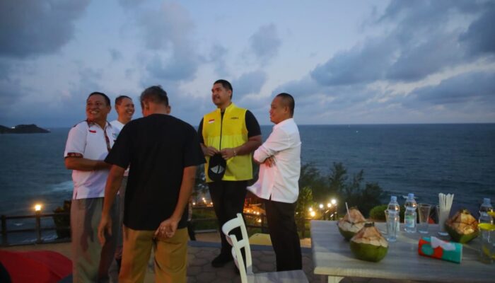 Menpora Dito Takjub Dengan Wisata Pantai di Kabupaten Kebumen