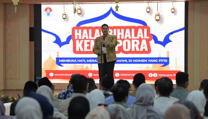 Menpora Dito Bersama Sang Istri Hadiri Acara Halalbihalal