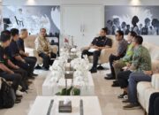 Menpora Dito Kedatangan Audiensi PB FOBI di Kemenpora