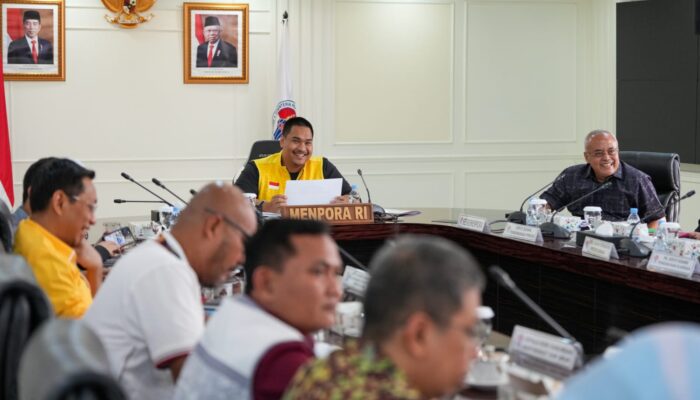 Menpora Dito Ariotedjo Pimpin Rapat Bahas Kenaikan Tunjangan Kinerja Pegawai Kemenpora