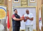 Menpora Dito Sambut Kedatangan Phil Handy untuk Dorong Kemajuan Basket Indonesia