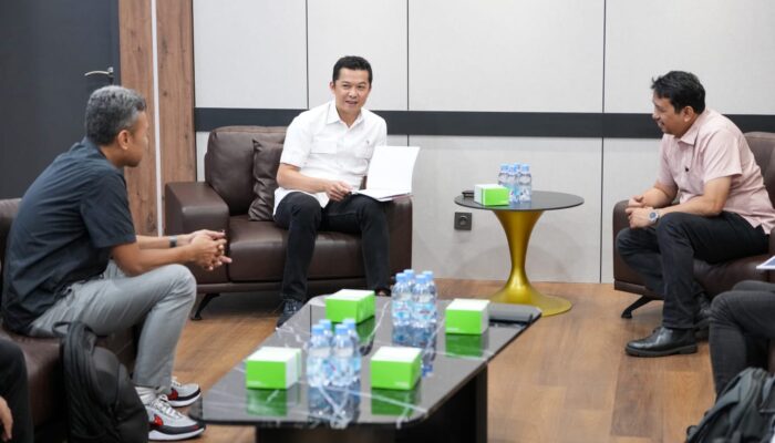 Bahas Perkembangan Olahraga Tanah Air, Wamenpora Sambut Kedatangan Jajaran CNN