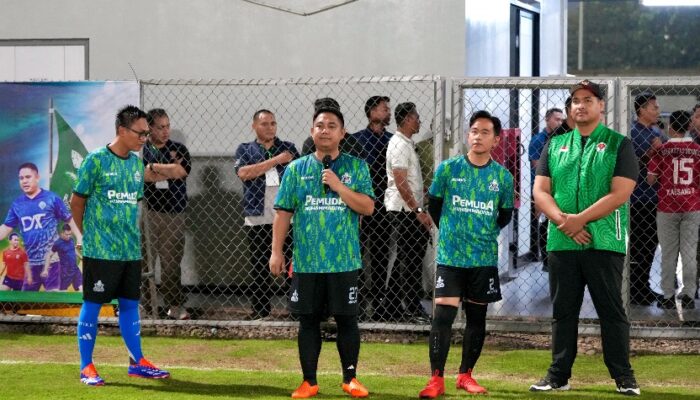 Gibran, Menpora, dan Mantan Bintang Timnas Meriahkan Fun Football di Senayan