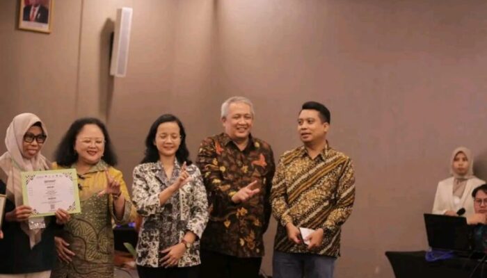 Desa Semoyang Kembangkan Tenun Lokal Lewat Pelatihan dan Bantuan Alat