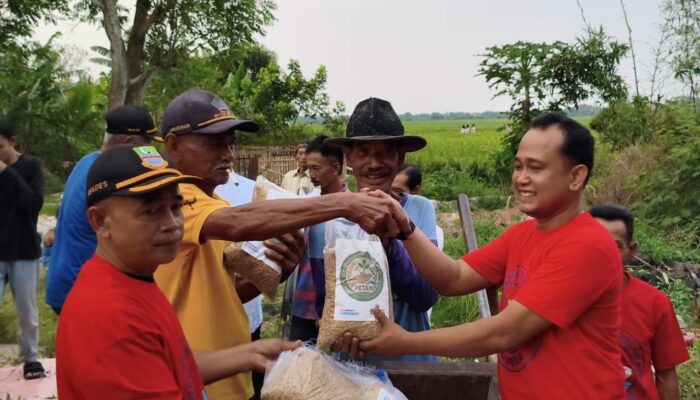 Persaudaraan Tani-Nelayan Dukung Gapoktan Sukajadi Lewat Bantuan Benih Unggul