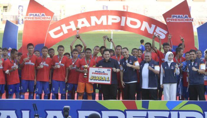 Menpora Erick Saksikan Final Sepak Bola Piala Presiden U-15