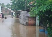 Dua Hari Terendam, Warga Kampung Belokang Bekasi Menanti Bantuan Pemerintah